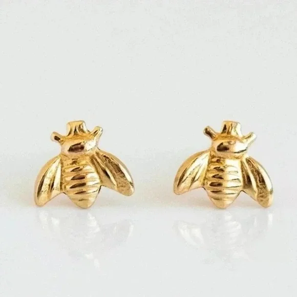 NEW Dainty Gold Bee Stud Earrings - Picture 2 of 4
